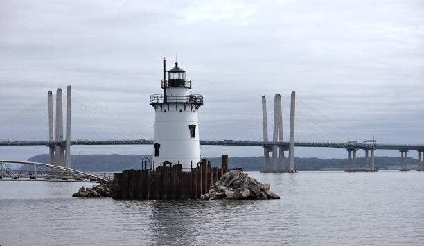 istock sleepy hollow lighthouse (tarrytown, tappan zee) in the hudson river (mario cuomo bridge) white beacon 1583499029