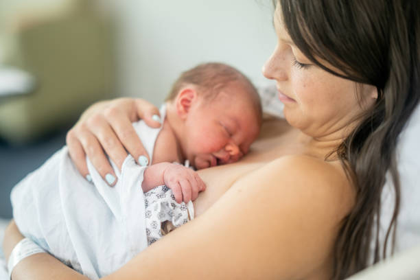 istock Skin-to-Skin with Mom 1583963578