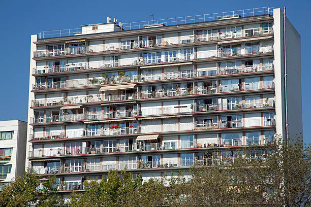 istock Apartmentbuilding in Paris, France 158397009