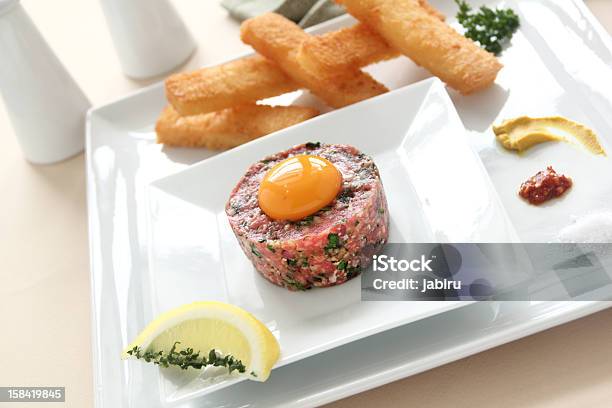 Photo libre de droit de Steak Tartare banque d'images et plus d'images libres de droit de Aliment - Aliment, Aliment cru, Aliments et boissons