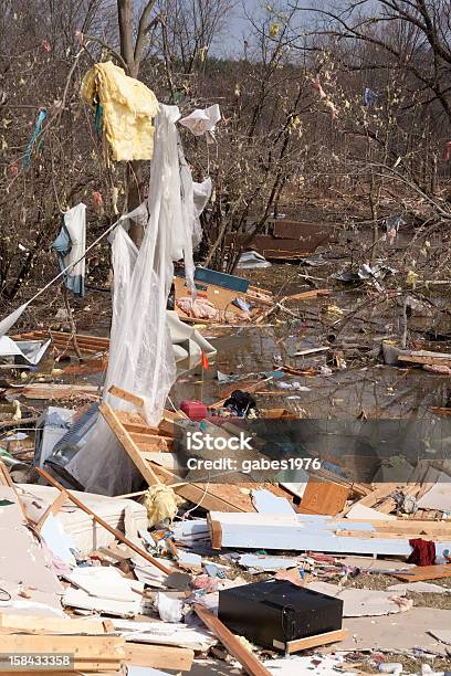 Zanieczyszczenia Z Domu Uszkodzone Przez F2 Tornado - zdjęcia stockowe i więcej obrazów Bagno