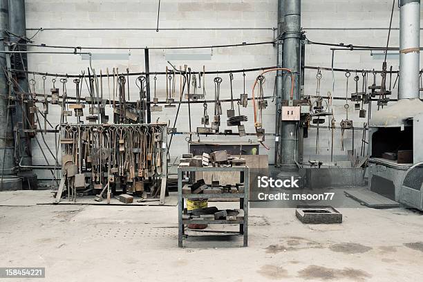 昔の工場の炉とワークエリア - ボイラーのストックフォトや画像を多数ご用意 - ボイラー, 広大, Cluttered