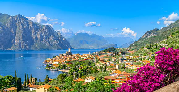 Paisaje con la ciudad de Malcesine, Lago de Garda, Italia photo