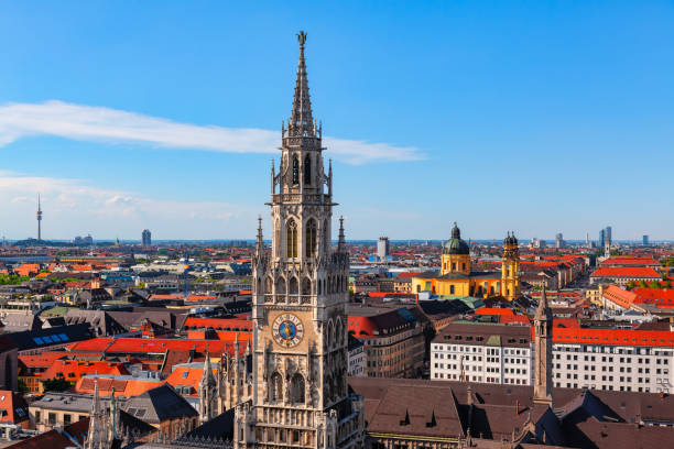 istock Panoramic view of Munich city and Rathaus 1584646692