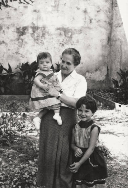 istock Family in 1954. 1584717024