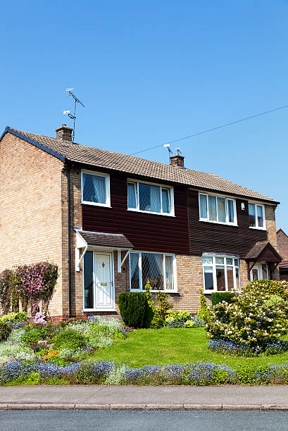 istock English house, uk 158485719