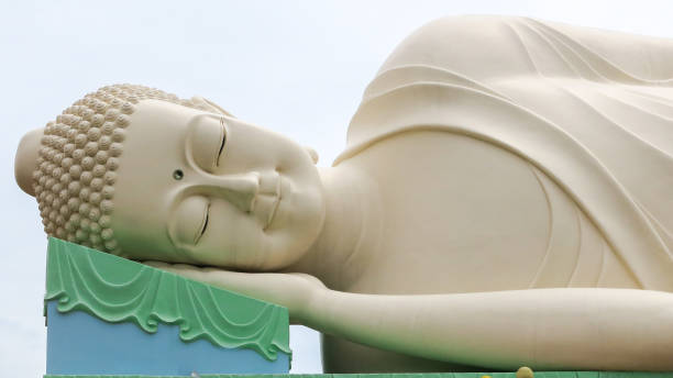 istock The Reclining Buddha - Vinh Trang Pagoda 1584902864