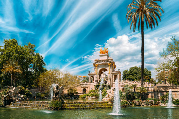 barcelona, hiszpania. widok na cytadelę park w słoneczny dzień - parc de la ciutadella zdjęcia i obrazy z banku zdjęć