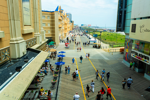 Atlantic City, New Jersey, USA, High Angle, Large Crowd Tourists Walking on Boardwalk, near Atlantic Ocean,  Street Scenes