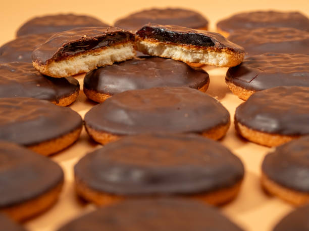 Cookies with dark chocolate and orange marmalade.