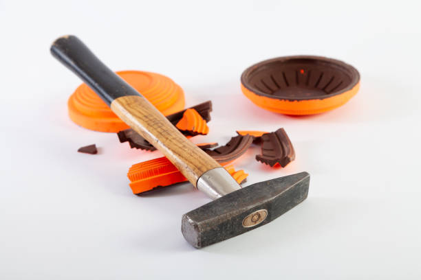 istock Orange skeet and hammer 1585329329