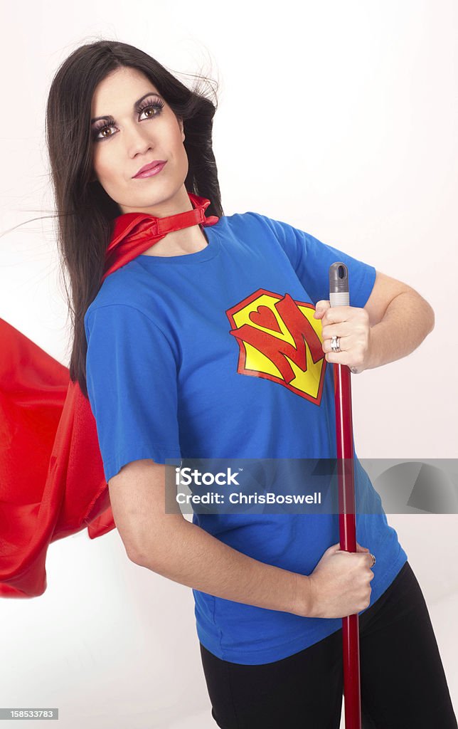 Oridinary mulher de Super herói em dia, mantém o limpo - Foto de stock de Super-mãe royalty-free