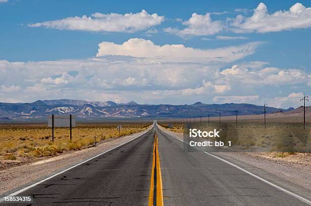 País Highwayutah Eeuu Foto de stock y más banco de imágenes de Aire libre - Aire libre, Asfalto, Autopista