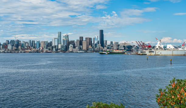 istock Northewest City Skyline 2 1585382029