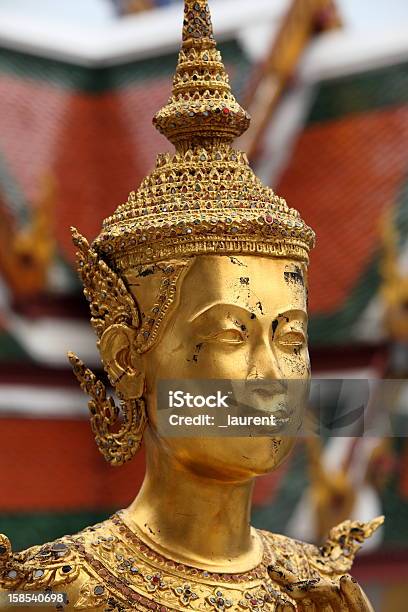 Estátua Dourada No Grande Palácio De Banguecoque Tailândia - Fotografias de stock e mais imagens de Ao Ar Livre