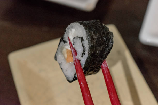 手作り寿司 - appetizer asia carrot maki sushi ストックフォトと画像