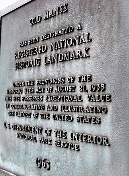 istock Old Manse Historical Marker 158554421