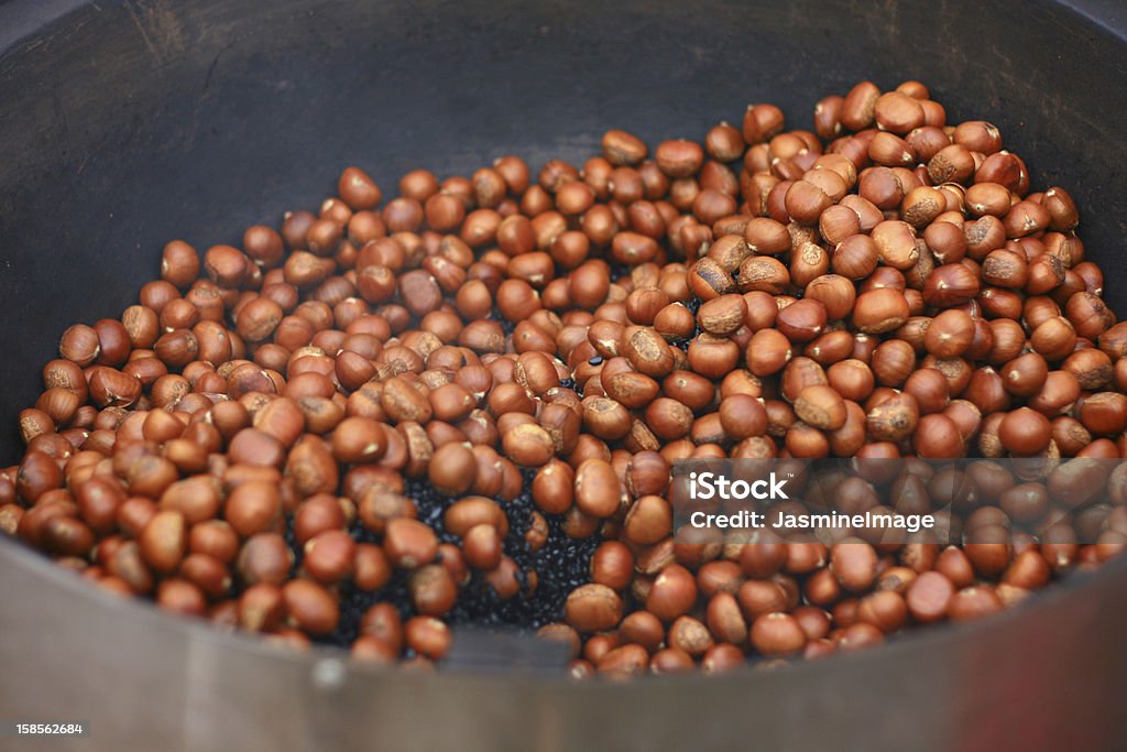 Asado Sweet castañas - Foto de stock de Acero libre de derechos