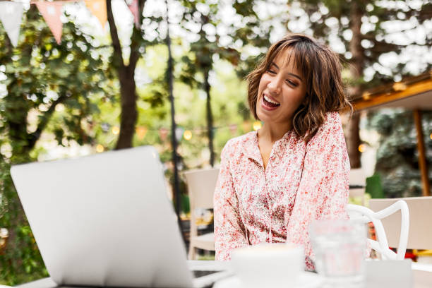 istock Coffee Shop Productivity 1585628188