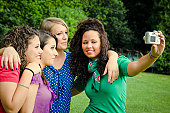 selfportrait-bild-im-park.jpg?b=1&s=170x170&k=20&c=UViH73DfxfSsrjsYlo0l1zKrRXauzAfeNfKLp_egUiw=