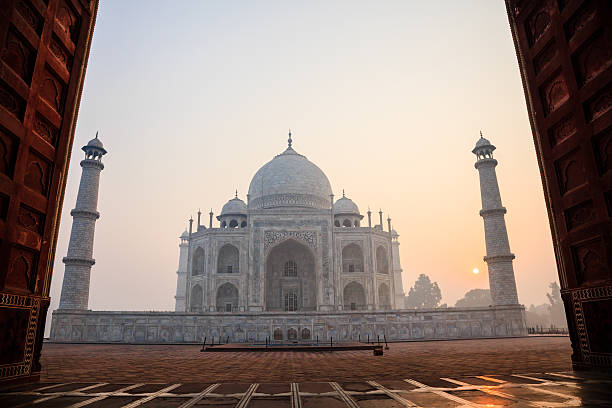 istock taj mahal in the morning 158585932