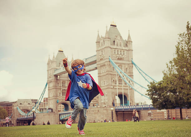 super londres! - vitality innocence clothing human age - fotografias e filmes do acervo