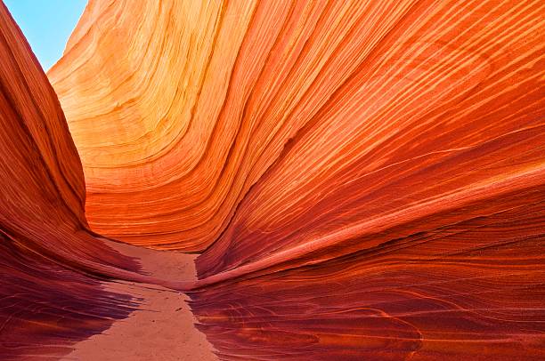onda fantástico parque nacional-vermillion cliffs - rock strata natural pattern abstract scenics imagens e fotografias de stock