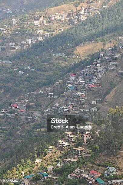 Shimla Himacha Pradesh Índia - Fotografias de stock e mais imagens de Ao Ar Livre - Ao Ar Livre, Arquitetura, Cidade Pequena