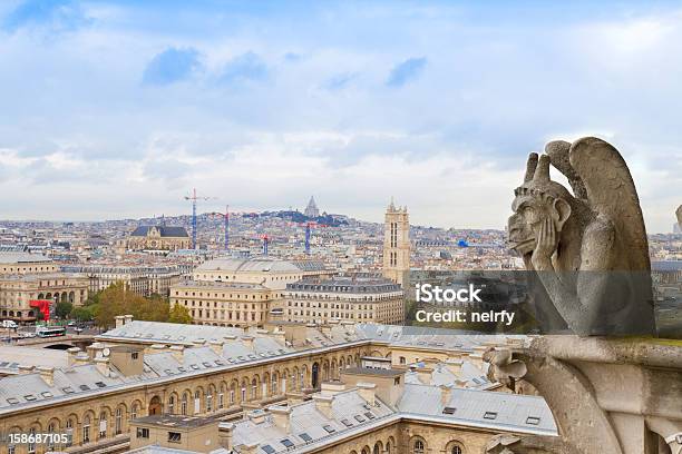 Gárgula Na Catedral De Notre Dame De França - Fotografias de stock e mais imagens de Antigo - Antigo, Arquitetura, Catedral