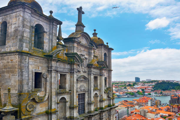 istock Saint Lawrence Church, Port 1587095776