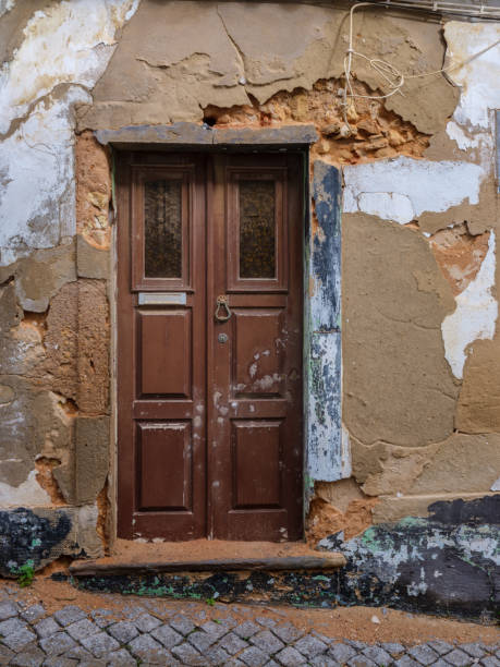 istock Traditional Algarve door 1587192081