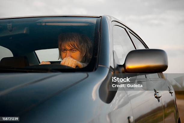 La Guida - Fotografie stock e altre immagini di Adulto - Adulto, Automobile, Composizione orizzontale