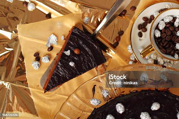 초콜릿 케이크 슬라이스에 대한 스톡 사진 및 기타 이미지 - 슬라이스, 커피-마실 것, 케이크