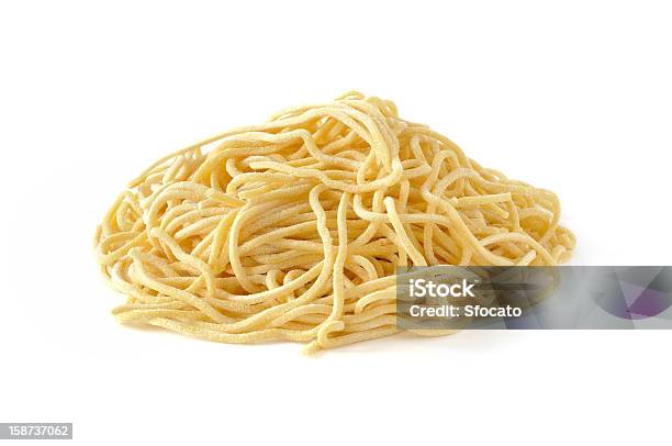 Esparguete Alla Chitarra Massa Italiana Frescos - Fotografias de stock e mais imagens de Alimentação Saudável - Alimentação Saudável, Almoço, Amarelo