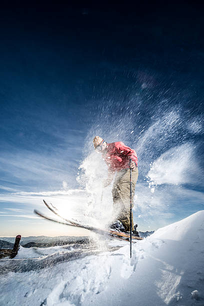 em pó - skiing winter sport powder snow athlete - fotografias e filmes do acervo