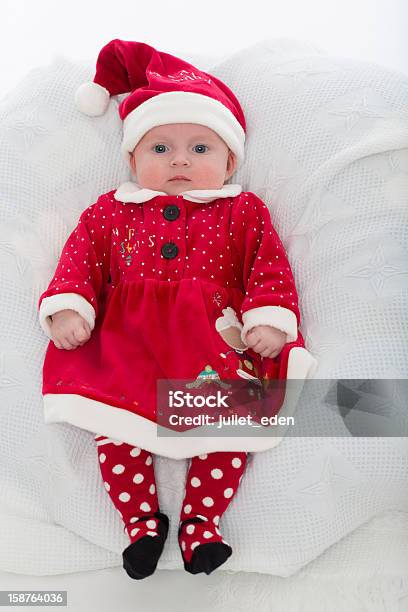 ベビーのクリスマス - 1人のストックフォトや画像を多数ご用意 - 1人, 1歳未満, いっぱいになる