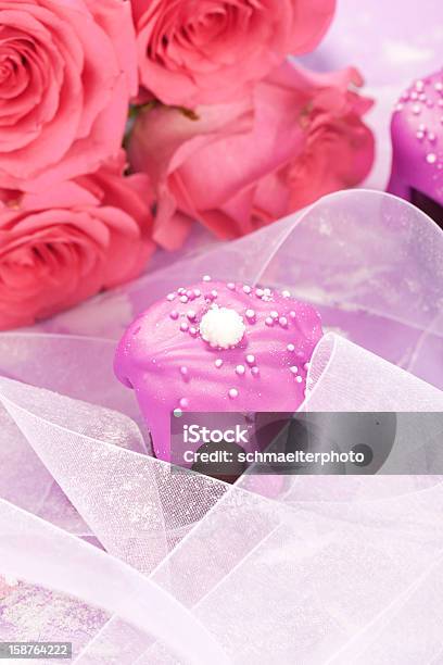 Foto de Doce Rosa Bolos De Chocolate e mais fotos de stock de Amor - Amor, Assar, Biscoito