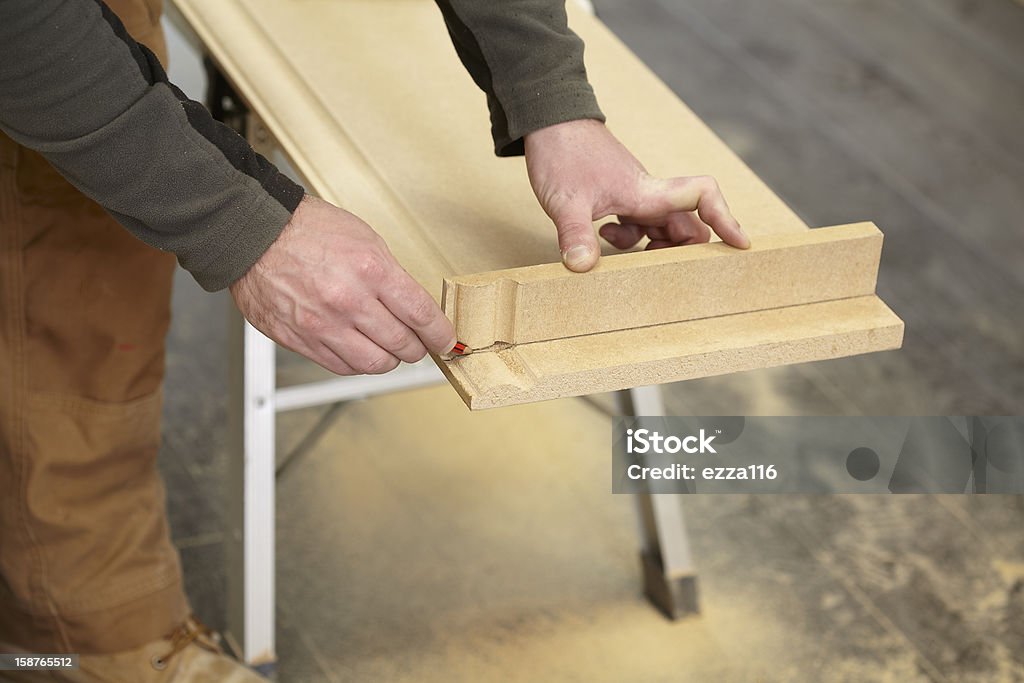 Carpenter en Style victorien placard à l'atelier - Photo de En bois libre de droits