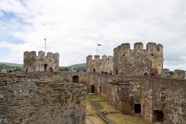 castello di conwy costruito da edoardo i, durante la sua conquista del galles, tra il 1283 e il 1287 - wales town of wales welsh flag welsh culture foto e immagini stock