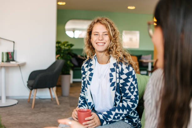 istock Smiling at my colleague 1587744013