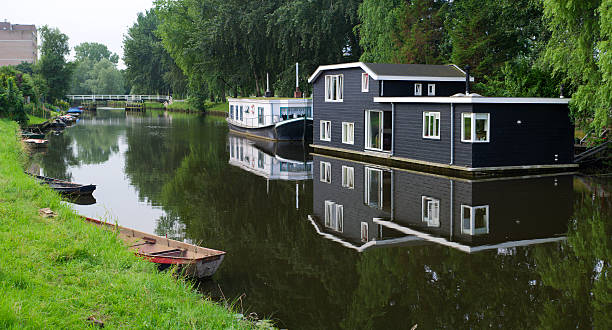 istock houseboats in canal 158780278