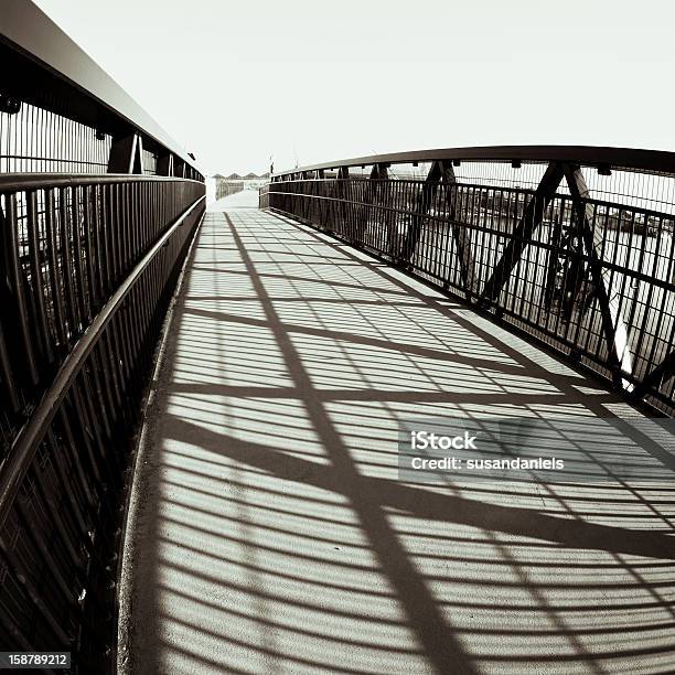 Foto de Ponte Vazio e mais fotos de stock de Exterior - Exterior, Fotografia - Imagem, Grande angular