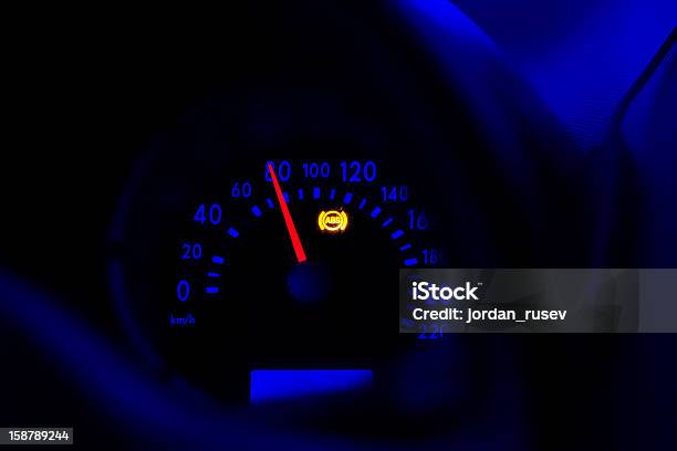 Dashboard Von Geschwindigkeit Beschleunigst Auto Stockfoto und mehr Bilder von Bauchmuskeln - Bauchmuskeln, Auto, Lichtquelle