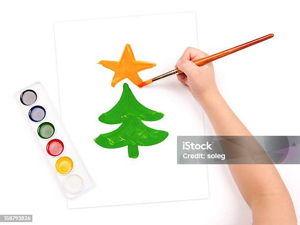 Bambino Disegnare Una Abete - Fotografie stock e altre immagini di Bambino - Bambino, Natale, Disegnare