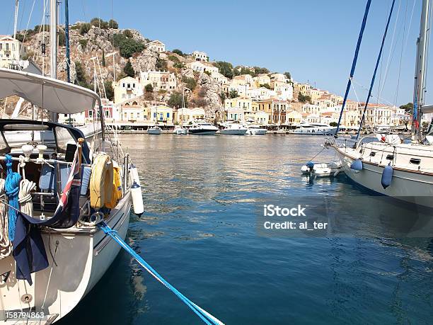 Port Symi - zdjęcia stockowe i więcej obrazów Bez ludzi - Bez ludzi, Dodekanez, Dzielnica nadbrzeżna