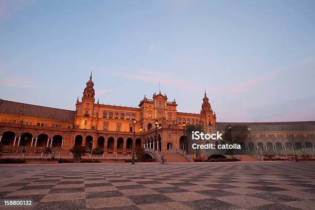 Plaza De España Em Sevilha - Fotografias de stock e mais imagens de Anoitecer - Anoitecer, Ao Ar Livre, Arquitetura