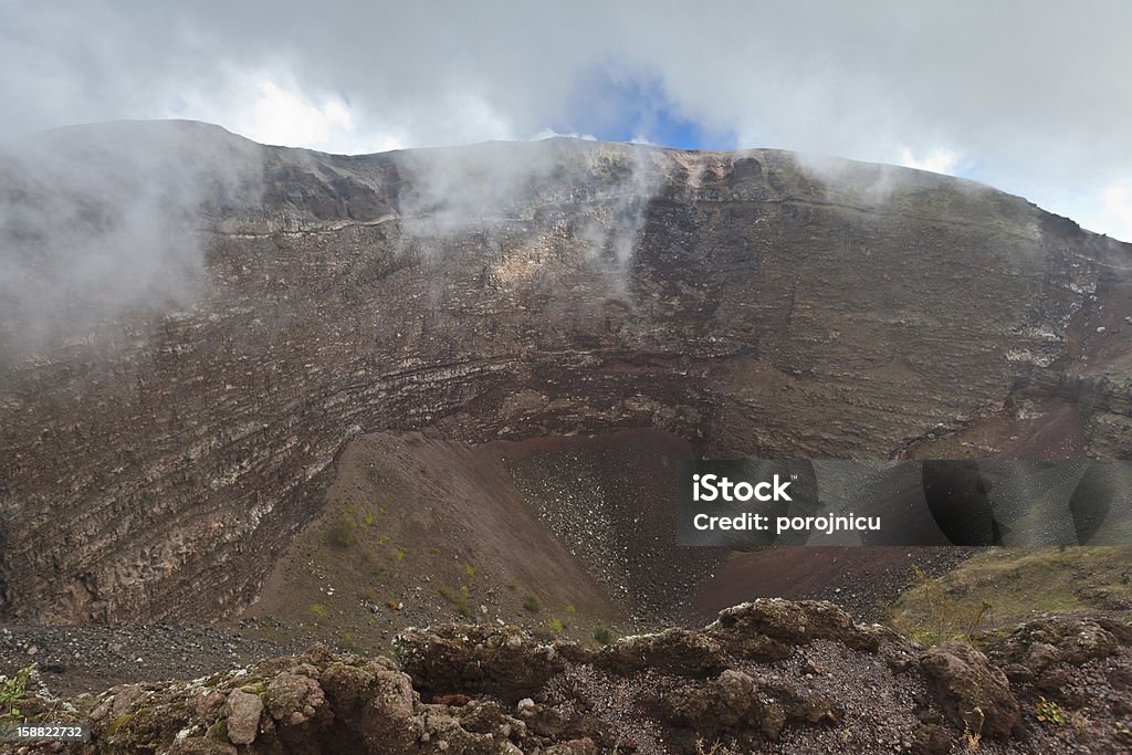 Vesubio cráter - Foto de stock de Actividad libre de derechos