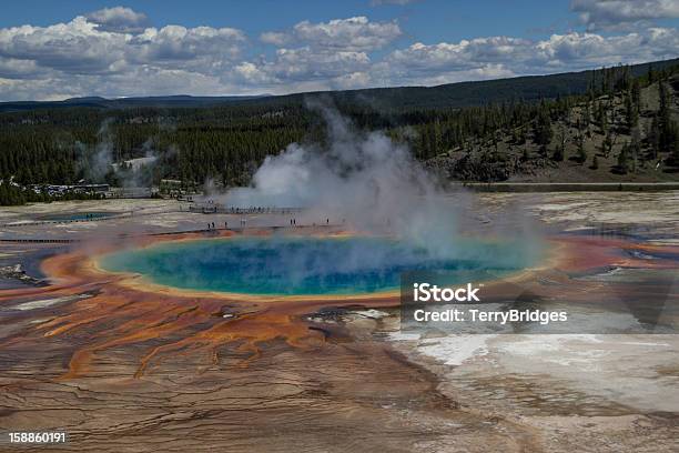 Grand Prismatic Spring Parco Nazionale Di Yellowstone - Fotografie stock e altre immagini di Ambientazione esterna
