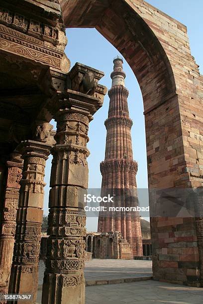 Monumento Emoldurados - Fotografias de stock e mais imagens de Deli - Deli, Alto - Descrição Física, Andar do edifício