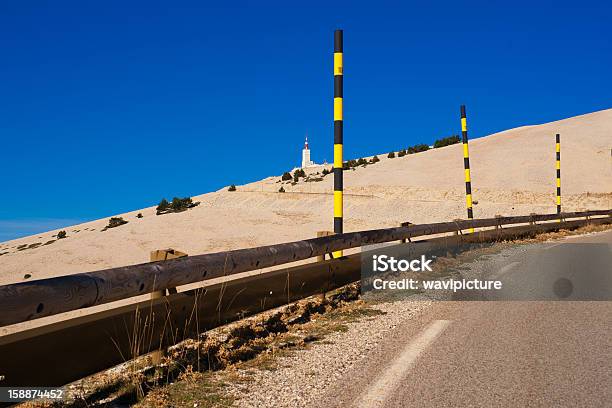 Photo libre de droit de Le Mont Ventoux Par Bedoin Sud En France banque d'images et plus d'images libres de droit de Caillou - Caillou, Culture française, Cycle